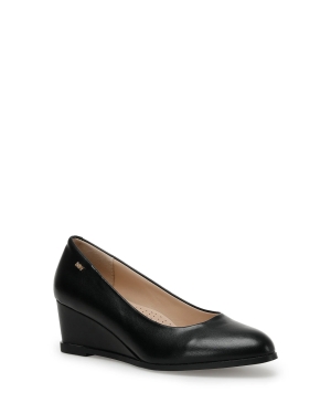 Serra Wedge Pumps