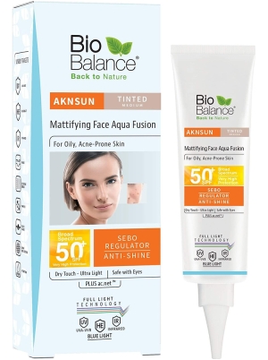Aknsun Matte Tinted Medium SPF50+