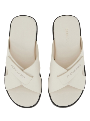 Crossover strap sandals