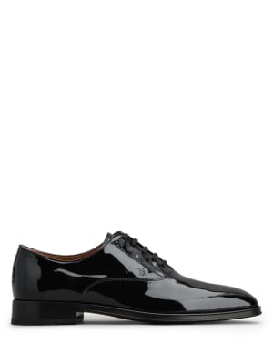 Lace-ups in Patent Leather